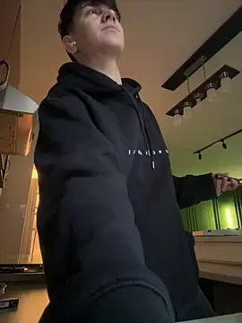 ravenryx online show from February 21, 2026, 3:46 pm