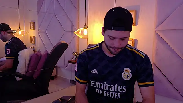 Snapshot of AndyKnoxx chatting on March 3, 2026, 8:04 pm AndyKnoxx online show from March 3, 2026, 8:04 pm