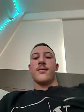 chrisst32 online show from January 9, 2026, 12:08 pm