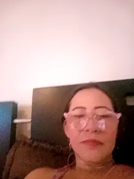 Salome 69 online show from May 10, 2026, 2:33 pm