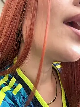 alesziarose  online show from July 3, 2026, 10:27 pm