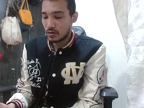 Calientes96 online show from February 8, 2026, 4:05 am