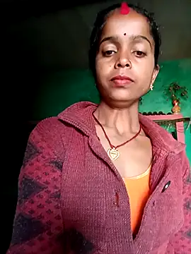 Snapshot of Alisha_beby143 chatting on January 14, 2026, 5:02 am Alisha beby143 online show from January 14, 2026, 5:02 am