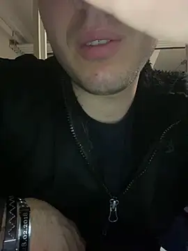 Snapshot of allee2206 chatting on March 6, 2026, 10:06 pm allee2206 online show from March 6, 2026, 10:06 pm