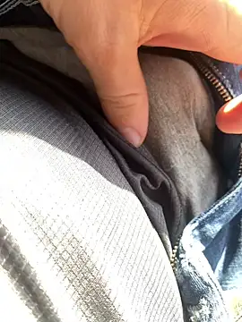 Snapshot of allee2206 chatting on March 10, 2026, 8:30 am allee2206 online show from March 10, 2026, 8:30 am