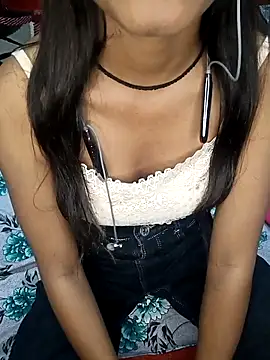 Snapshot of Moongirl963 chatting on February 28, 2026, 5:03 pm Moongirl963 online show from February 28, 2026, 5:03 pm