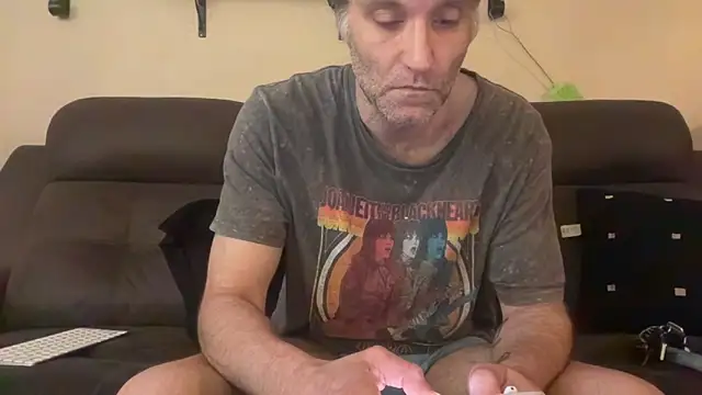 Snapshot of wolverinedream chatting on June 12, 2026, 4:17 pm wolverinedream online show from June 12, 2026, 4:17 pm