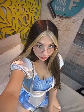 ShyDesireXXX online show from April 2, 2026, 9:34 pm