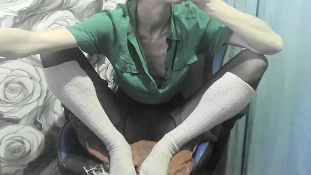  wolfxsnowy  online show from February 12, 2026, 2:45 pm