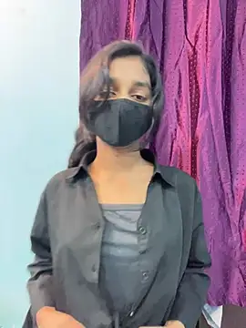 HotxAnamika online show from February 3, 2026, 9:47 am