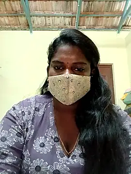 Milky Julia online show from February 16, 2026, 6:37 pm