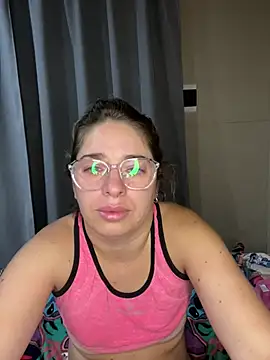 Snapshot of soyanahii chatting on February 18, 2026, 8:32 am soyanahii online show from February 18, 2026, 8:32 am