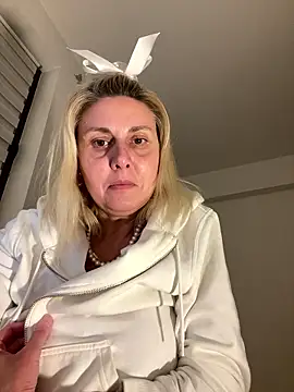 Snapshot of Amelia9798 chatting on January 14, 2026, 7:52 pm Amelia9798 online show from January 14, 2026, 7:52 pm