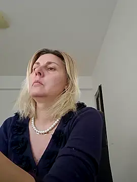 Amelia9798 online show from March 13, 2026, 5:14 am