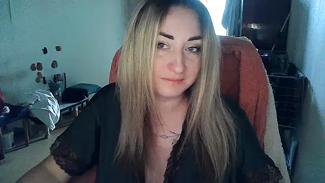 FoxyAnn12 online show from July 26, 2026, 5:15 am