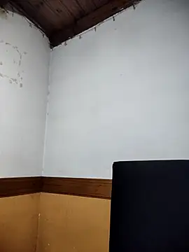 Nanucurlyxx online show from April 14, 2026, 4:02 pm