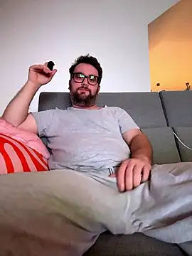 Dominic2295 online show from January 16, 2026, 4:27 am