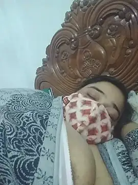 Snapshot of momo_loves chatting on January 18, 2026, 3:27 pm momo loves online show from January 18, 2026, 3:27 pm