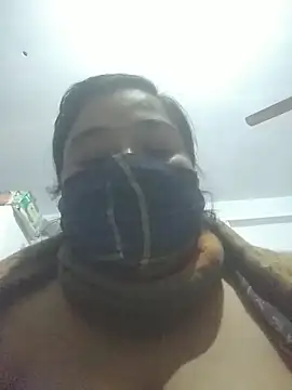 Snapshot of momo_loves chatting on January 31, 2026, 7:11 pm momo loves online show from January 31, 2026, 7:11 pm