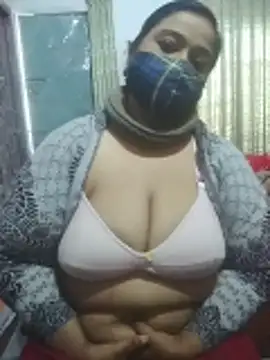 Snapshot of momo_loves chatting on February 2, 2026, 6:01 am momo loves online show from February 2, 2026, 6:01 am