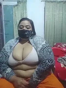 Snapshot of momo_loves chatting on February 11, 2026, 2:33 pm momo loves online show from February 11, 2026, 2:33 pm