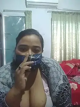 Snapshot of momo_loves chatting on February 15, 2026, 5:48 am momo loves online show from February 15, 2026, 5:48 am