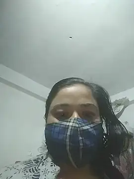 Snapshot of momo_loves chatting on February 15, 2026, 3:31 pm momo loves online show from February 15, 2026, 3:31 pm