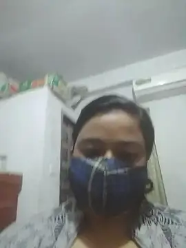 Snapshot of momo_loves chatting on February 19, 2026, 5:53 pm momo loves online show from February 19, 2026, 5:53 pm