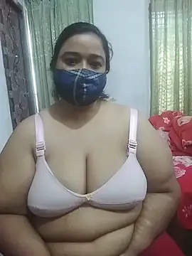 Snapshot of momo_loves chatting on February 20, 2026, 5:59 am momo loves online show from February 20, 2026, 5:59 am