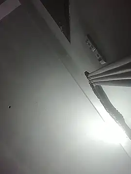 Snapshot of momo_loves chatting on February 26, 2026, 5:45 pm momo loves online show from February 26, 2026, 5:45 pm