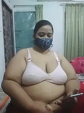 Snapshot of momo_loves chatting on February 27, 2026, 5:57 pm momo loves online show from February 27, 2026, 5:57 pm