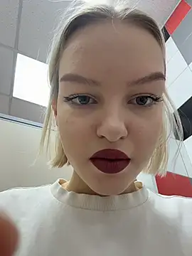 AshleyMur online show from February 18, 2026, 4:08 am