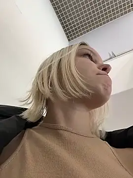 AshleyMur online show from March 17, 2026, 5:44 am