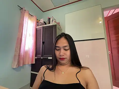 Snapshot of Mira_Janee chatting on February 2, 2026, 3:16 am Mira Janee online show from February 2, 2026, 3:16 am