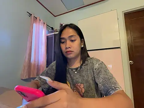 Snapshot of Mira_Janee chatting on February 17, 2026, 9:06 am Mira Janee online show from February 17, 2026, 9:06 am