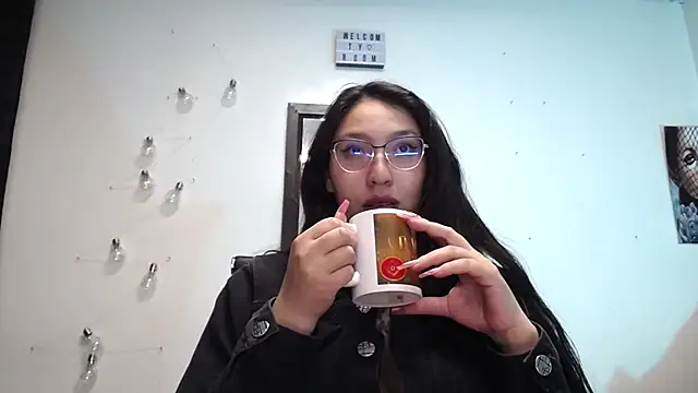 Snapshot of abril_onnel chatting on January 23, 2025, 11:58 pm abril onnel online show from January 23, 2025, 11:58 pm