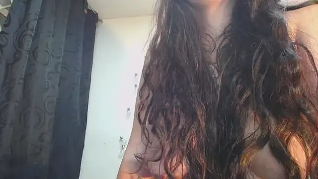 Snapshot of abril_onnel chatting on February 6, 2025, 11:58 pm abril onnel online show from February 6, 2025, 11:58 pm