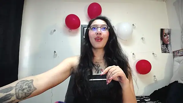 Snapshot of abril_onnel chatting on February 21, 2025, 3:54 pm abril onnel online show from February 21, 2025, 3:54 pm