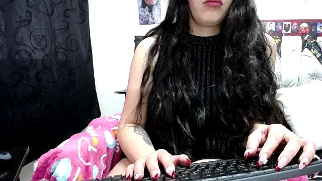 Snapshot of abril_onnel chatting on March 4, 2025, 6:18 pm abril onnel online show from March 4, 2025, 6:18 pm