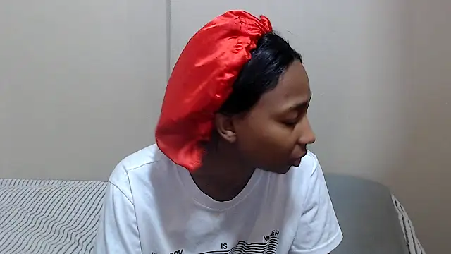 Snapshot of ExtraDoll chatting on February 24, 2026, 10:02 am ExtraDoll online show from February 24, 2026, 10:02 am