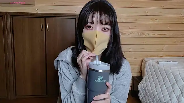 Snapshot of minami_room chatting on June 20, 2026, 7:00 am minami room online show from June 20, 2026, 7:00 am