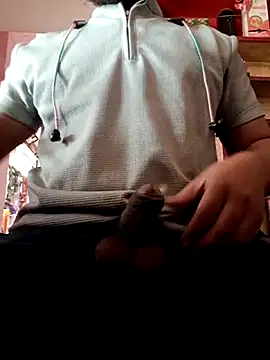 RaiStarrrr0-9 online show from February 2, 2026, 6:01 am