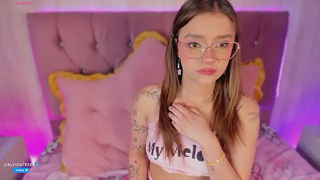 alyy cut3 online show from March 18, 2026, 8:01 pm