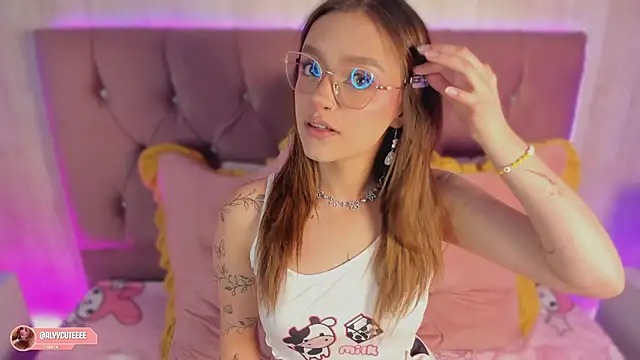 alyy cut3 online show from April 8, 2026, 8:42 pm