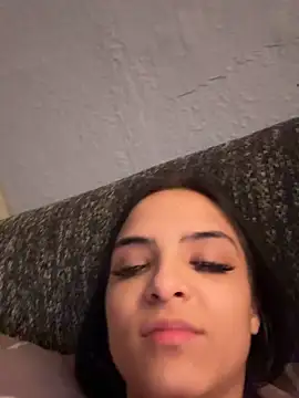 Evelin199 online show from April 4, 2026, 12:53 am