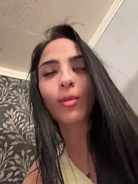 Evelin199 online show from April 18, 2026, 7:07 pm