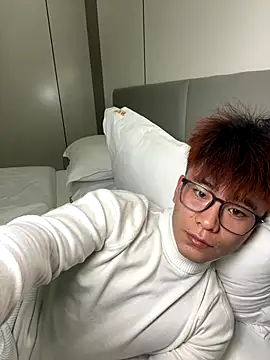 linfei123321 online show from January 8, 2026, 9:44 am