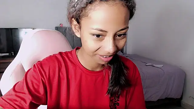 Snapshot of linda_brown_ chatting on May 15, 2026, 12:34 pm linda brown online show from May 15, 2026, 12:34 pm
