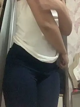 Snapshot of NaaRo-1 chatting on February 8, 2026, 10:35 pm NaaRo-1 online show from February 8, 2026, 10:35 pm