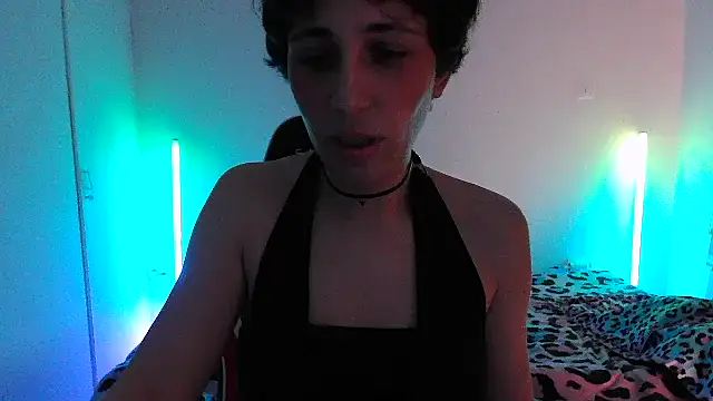 HoneyValentine online show from March 20, 2026, 8:35 pm